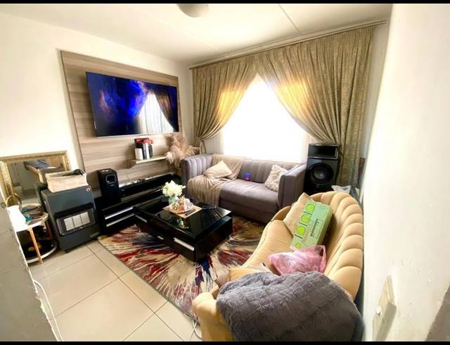 2 BEDROOM APARTMENT FOR SALE IN FLEURHOF